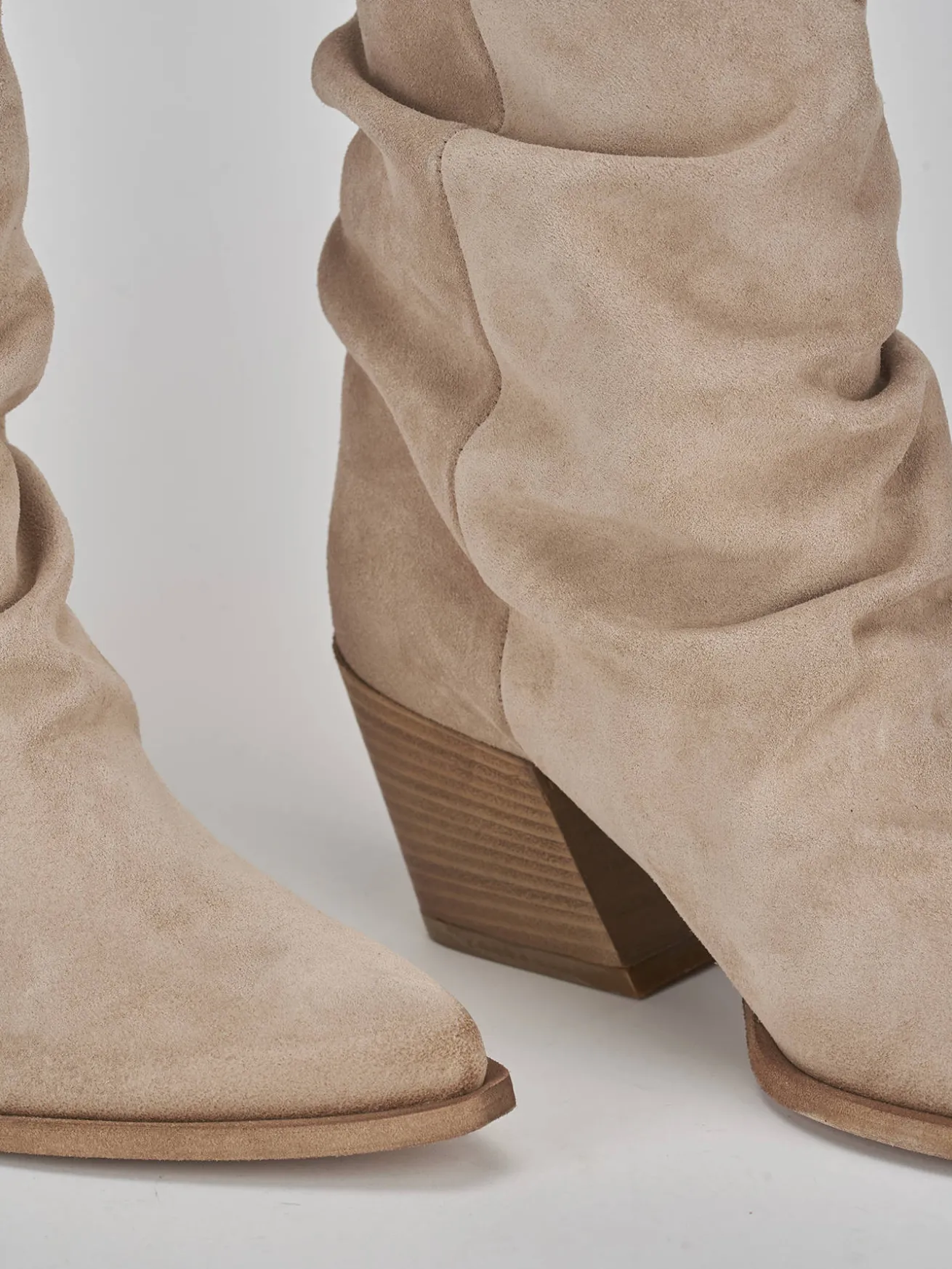 Stivale texano tacco 8 cm beige camoscio