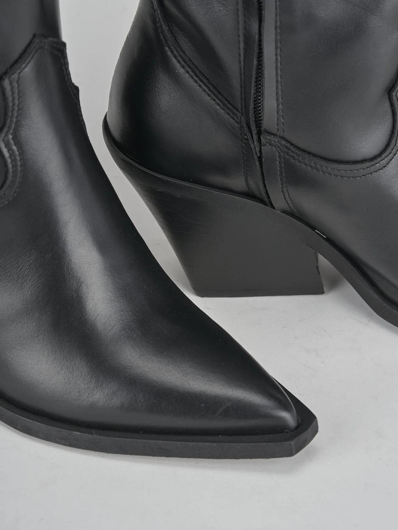 Stivale texano tacco 8cm nero pelle