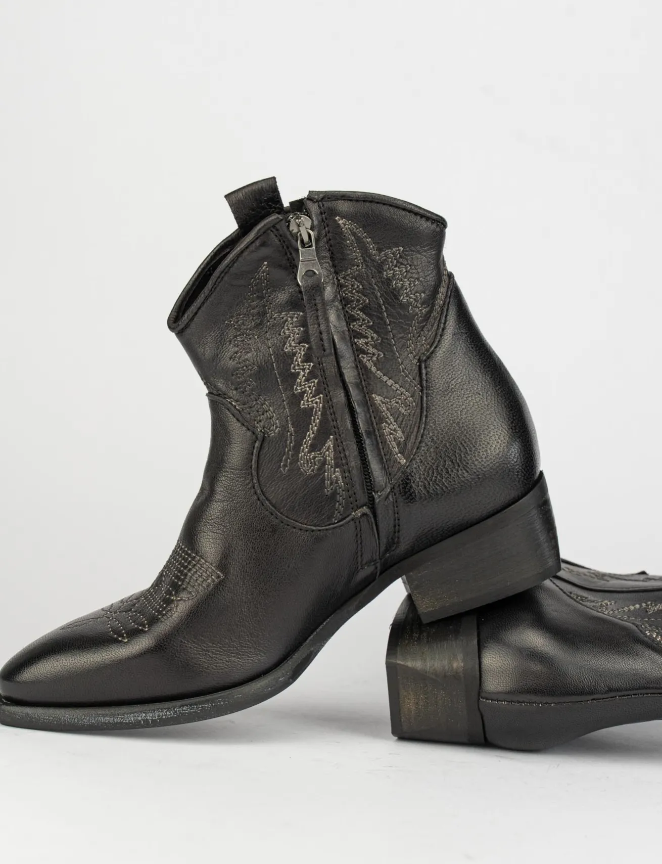 Stivale tronchetto tacco 3cm nero pelle