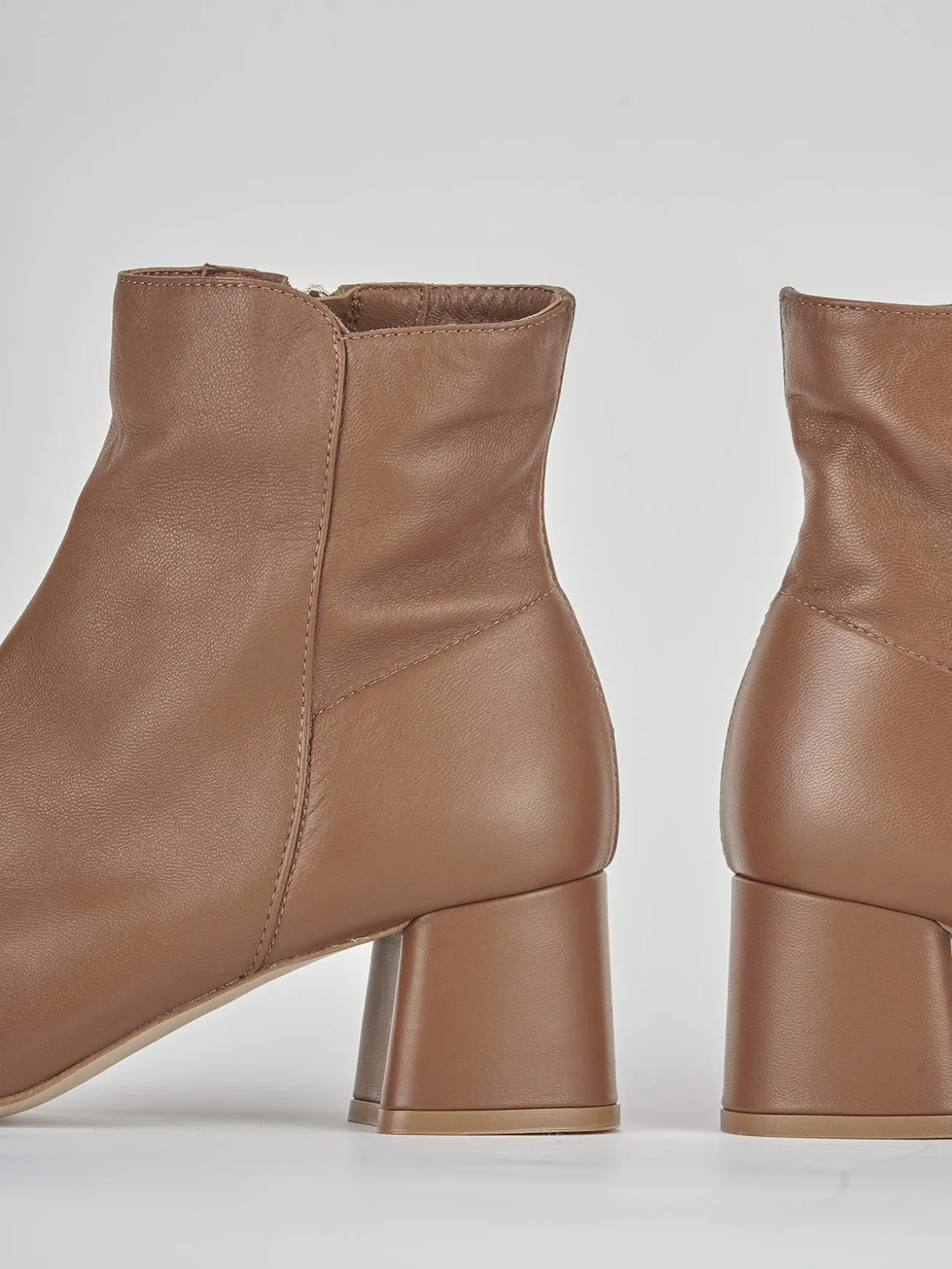 Stivale tronchetto tacco 5 cm marrone pelle