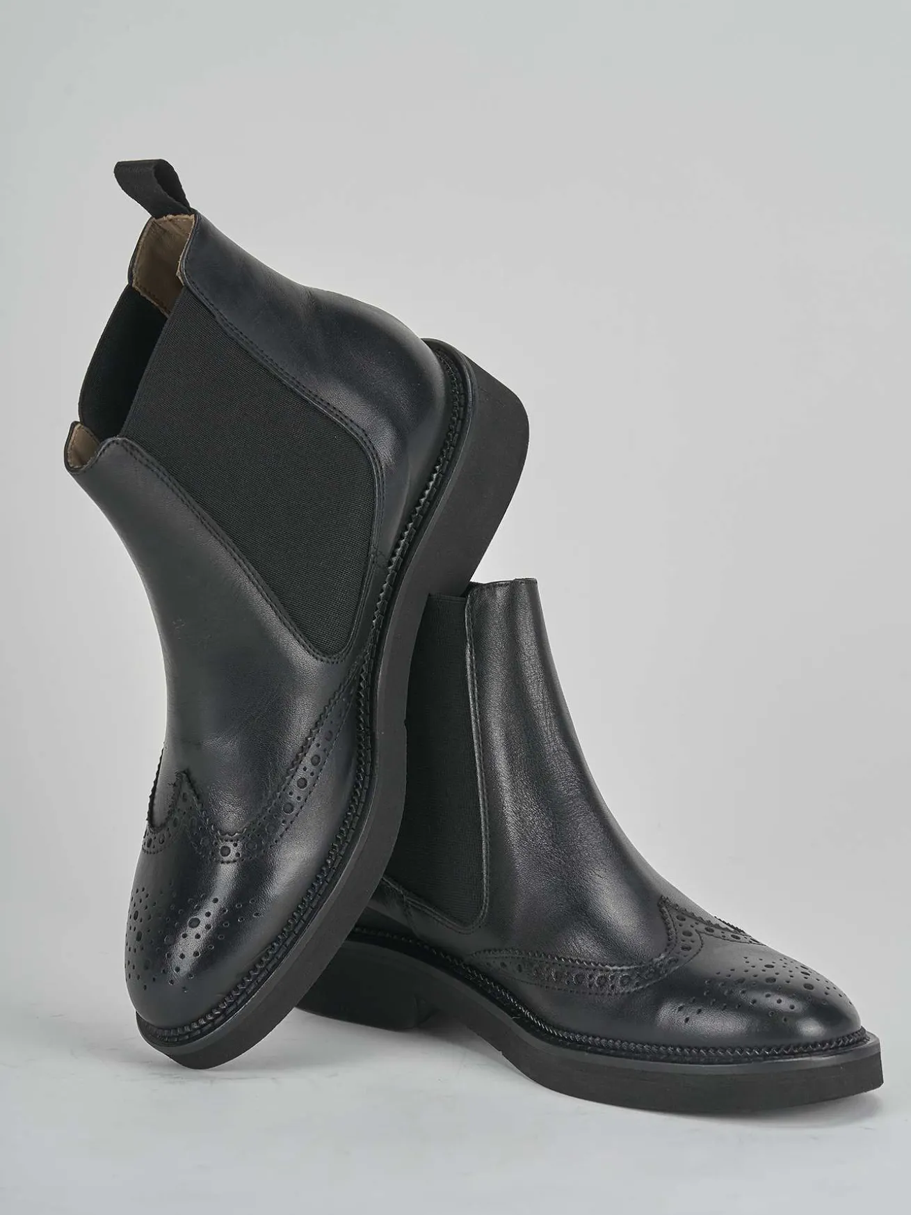 Stivale tronchetto tacco 2 cm nero pelle