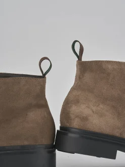 Stivaletti camoscio beige