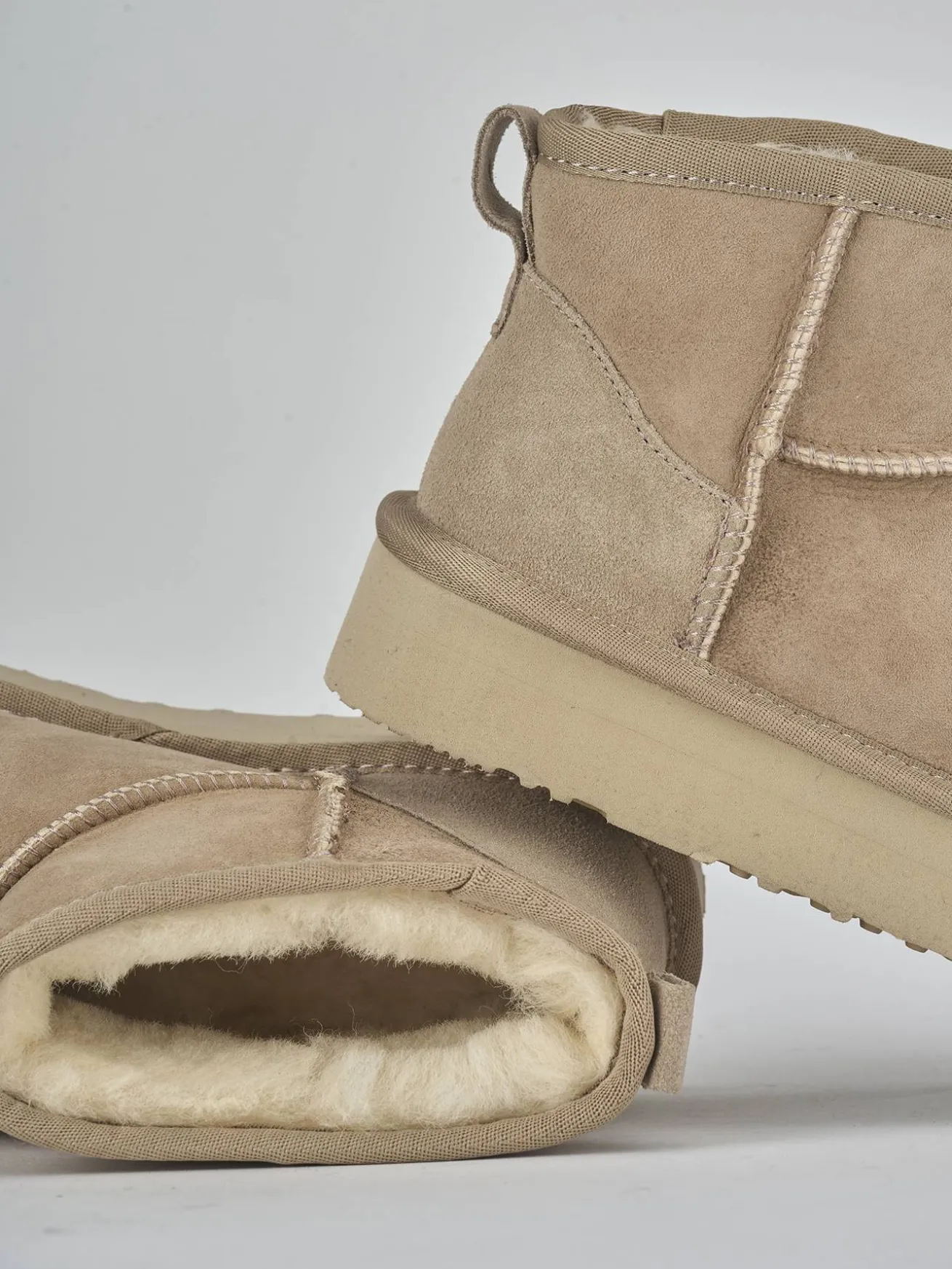 Stivaletti camoscio beige