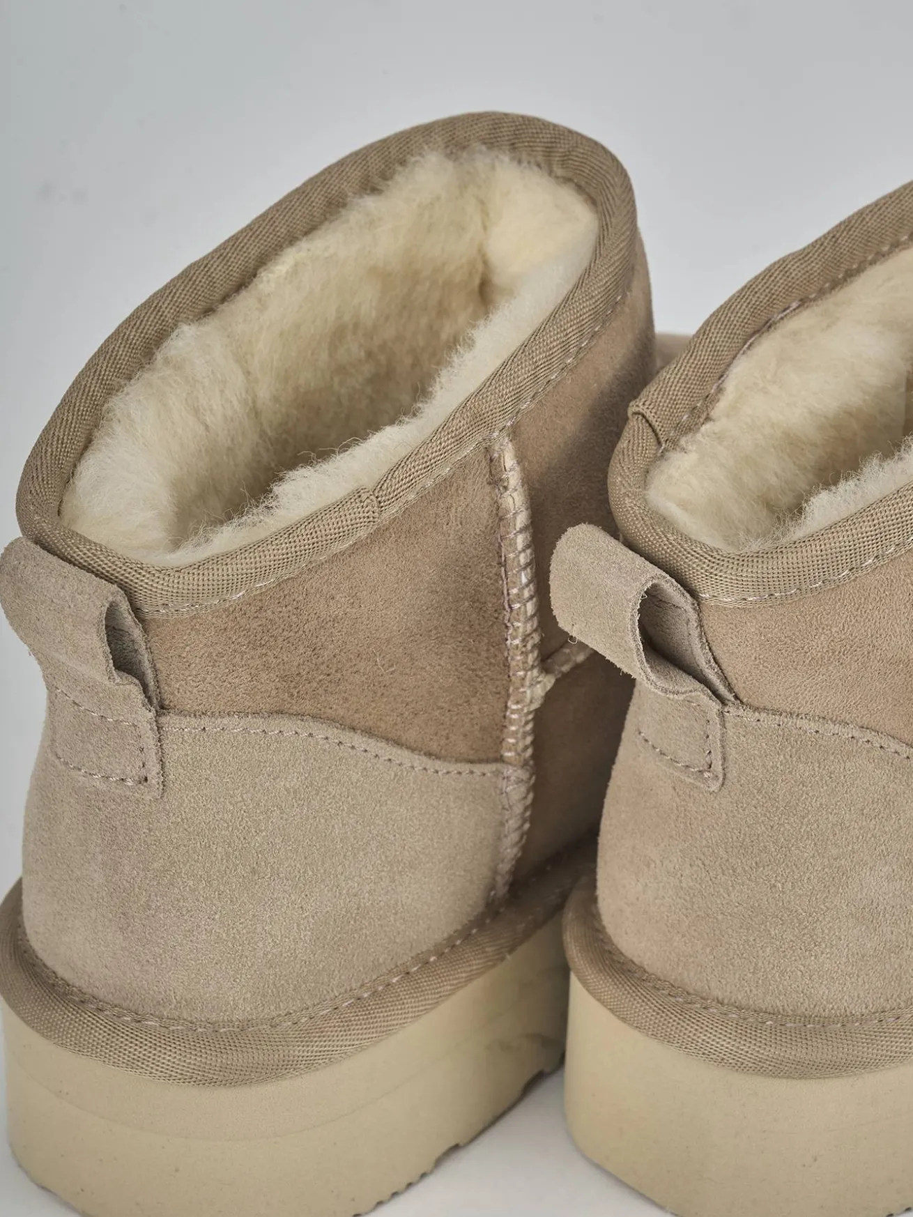 Stivaletti camoscio beige