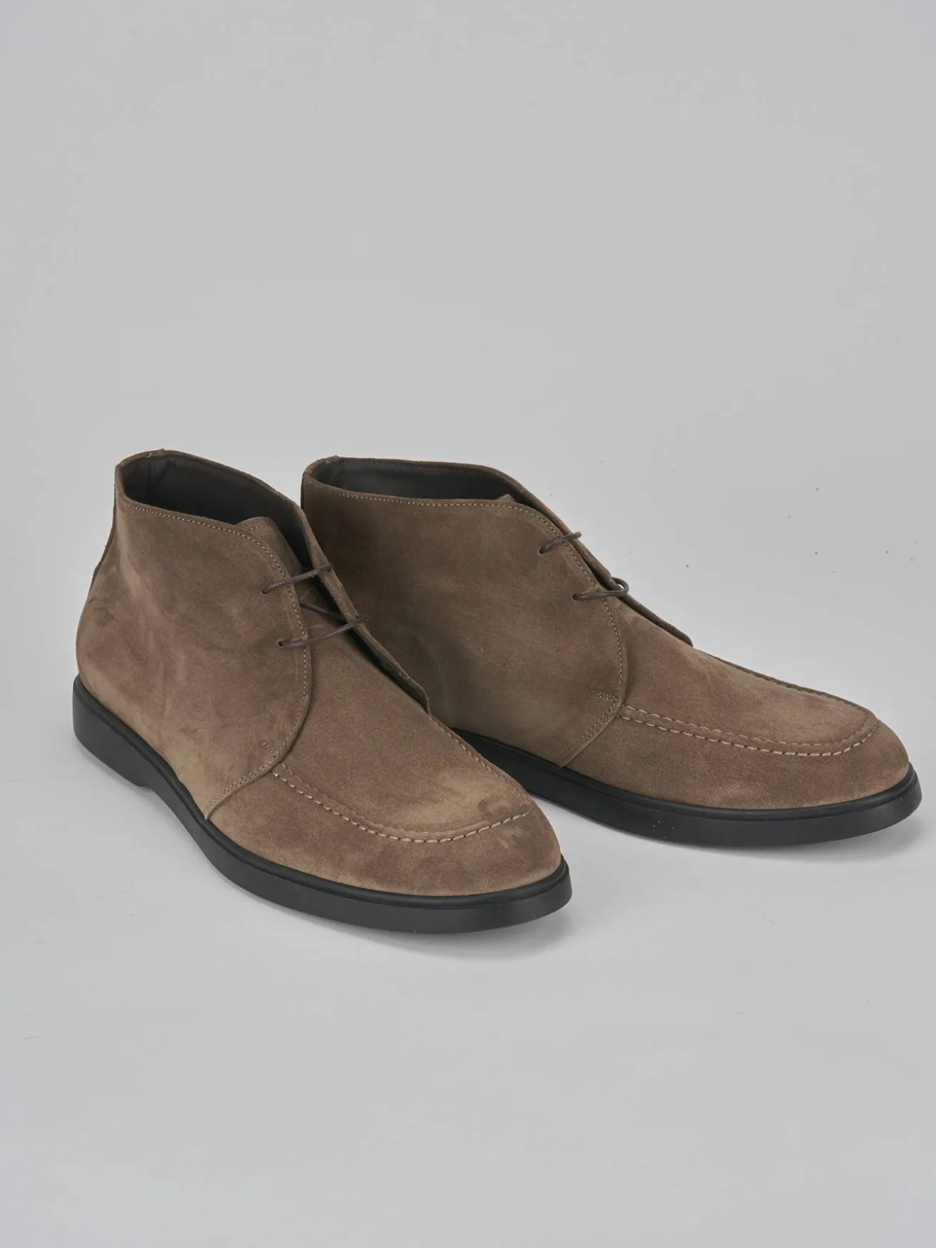 Stivaletti camoscio beige