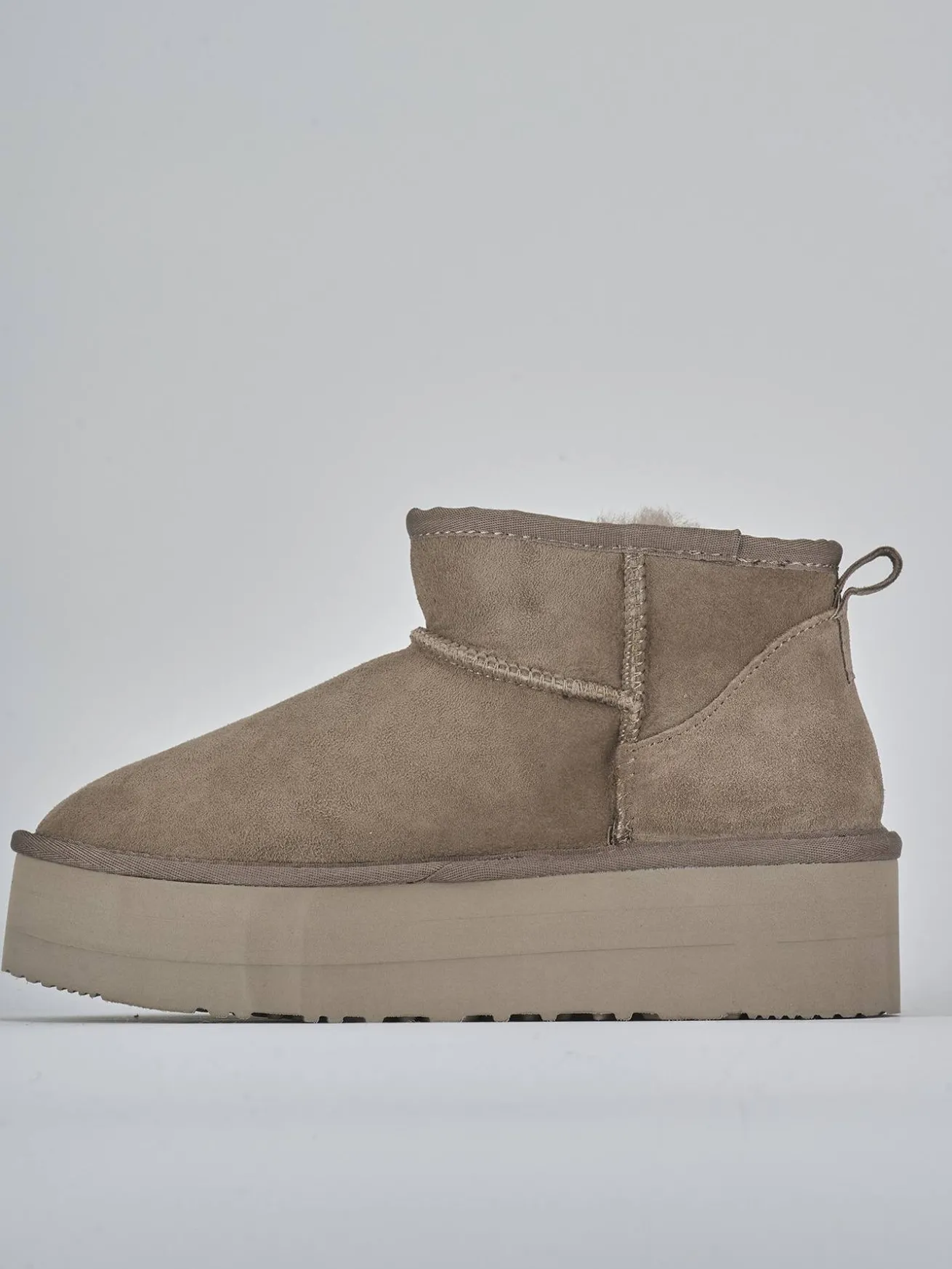 Stivaletti camoscio beige