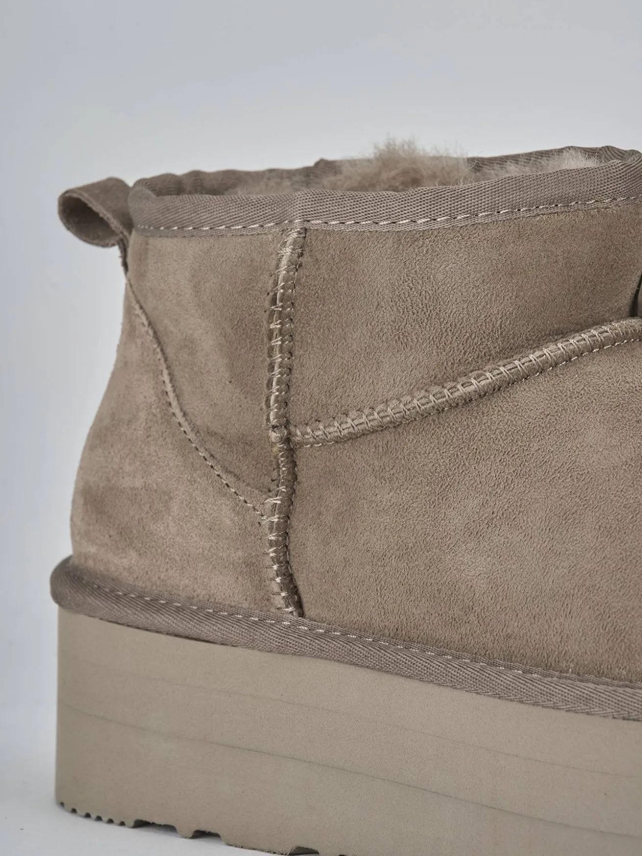 Stivaletti camoscio beige