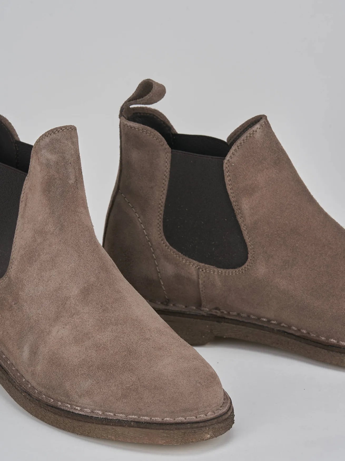 Stivaletti camoscio beige