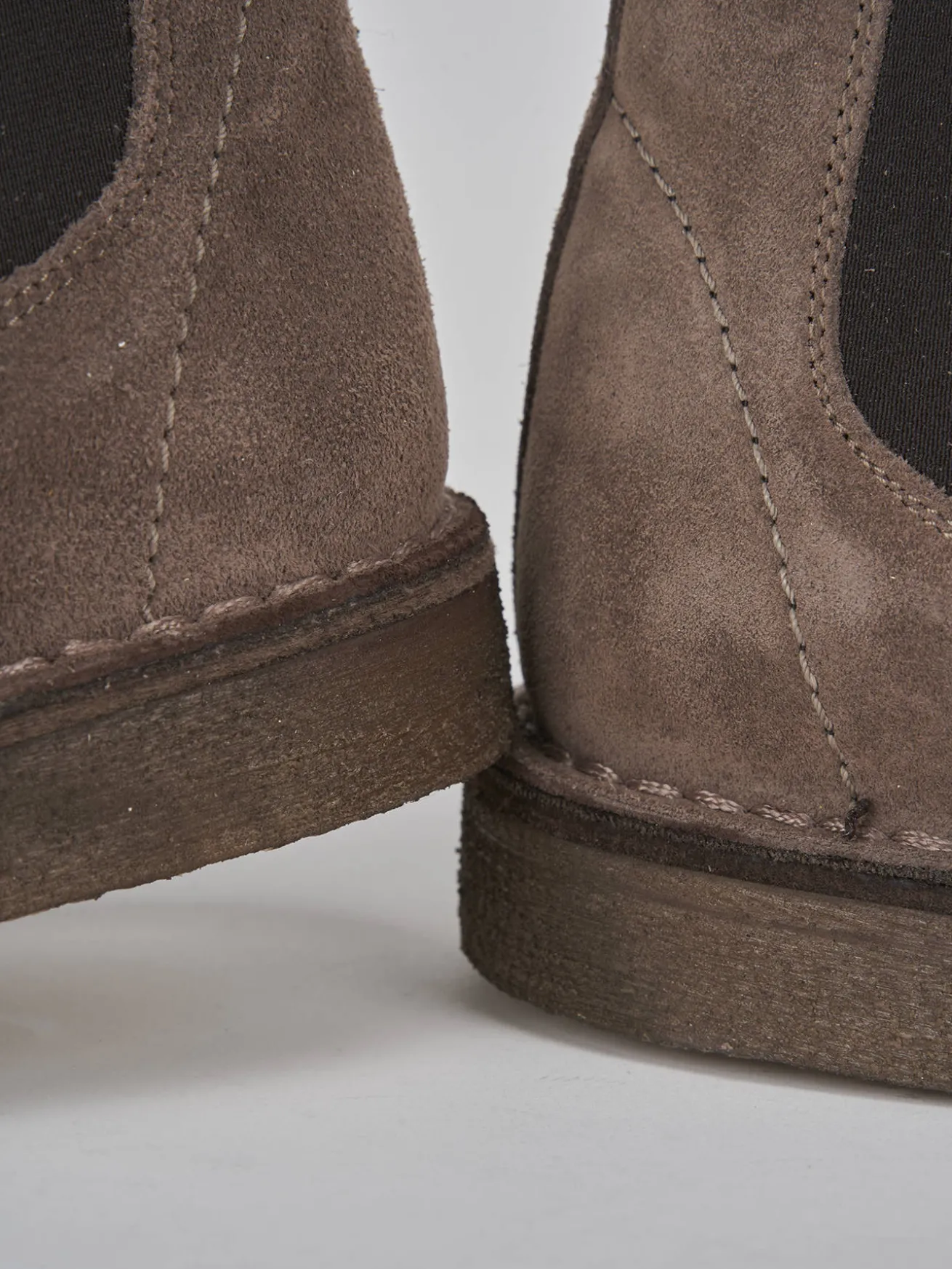 Stivaletti camoscio beige