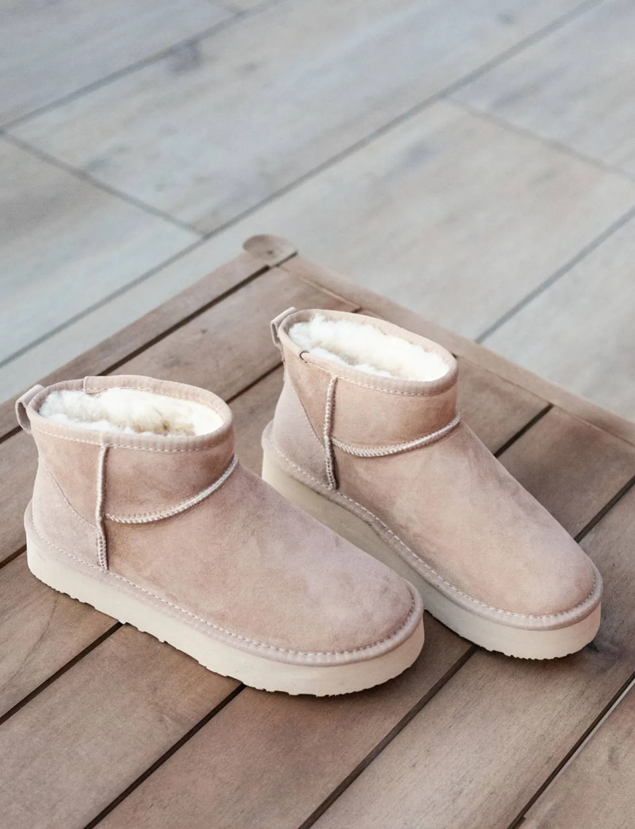 Stivaletti camoscio beige