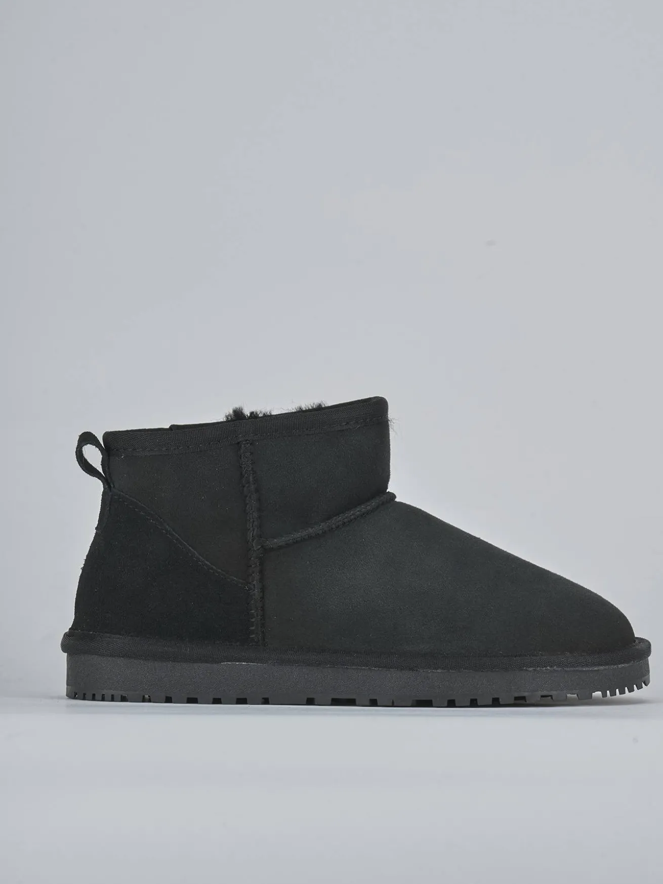 Stivaletti camoscio nero