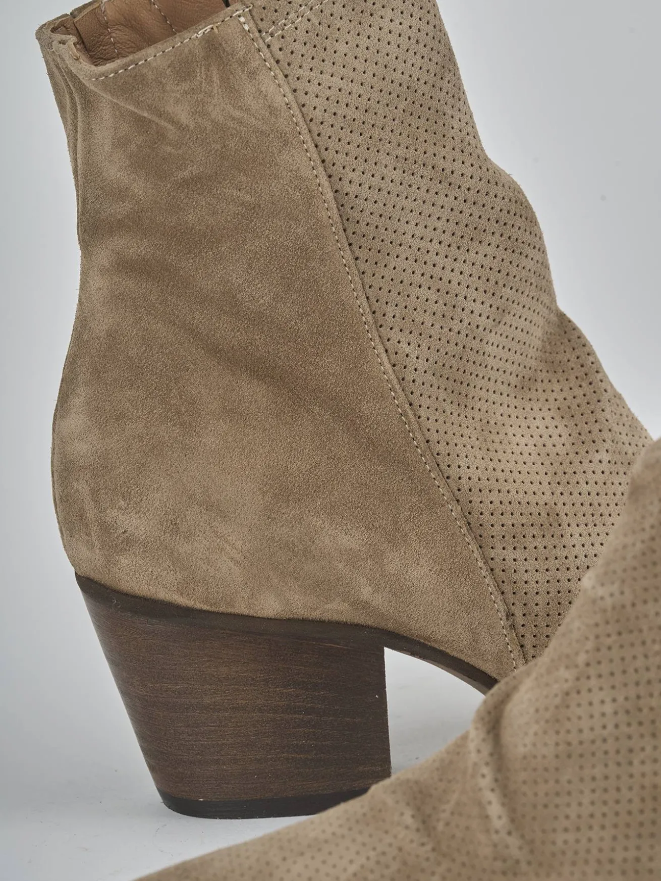 Stivaletti tacco 5cm camoscio marrone