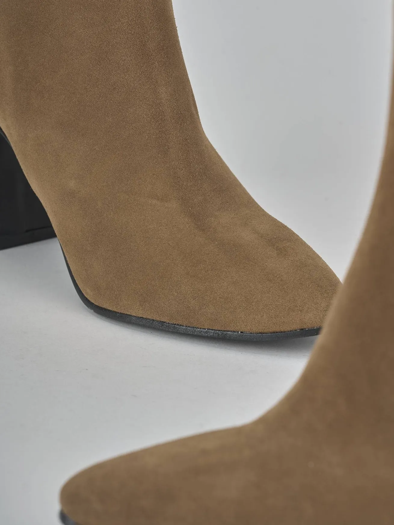 Stivaletti tacco 9cm camoscio marrone