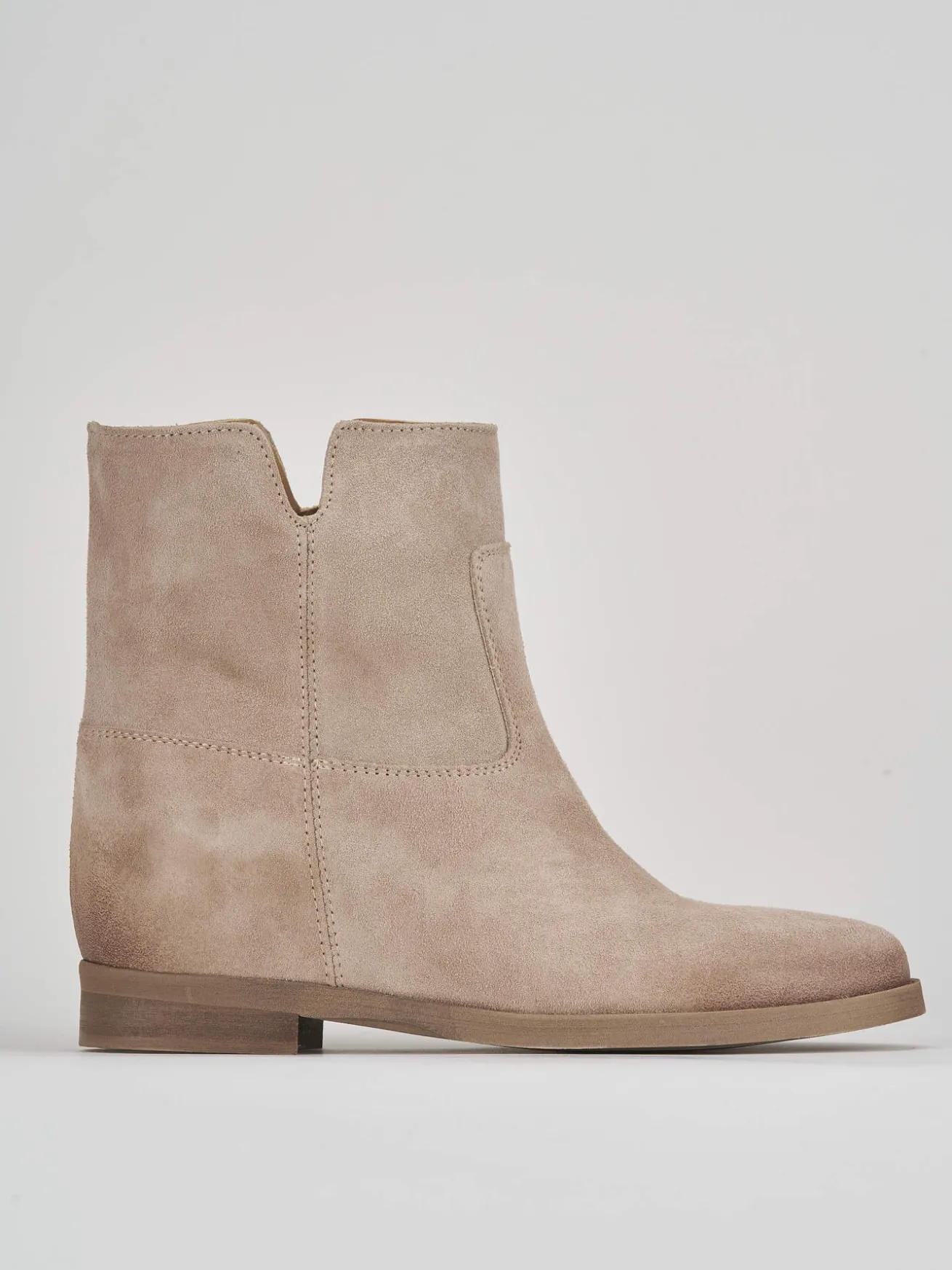 Stivaletti tacco 2cm camoscio beige