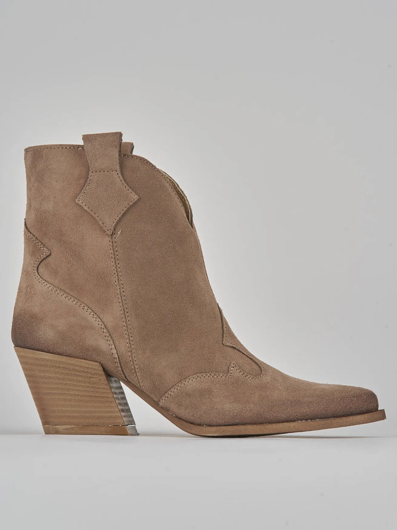 Stivaletti tacco 8cm camoscio beige