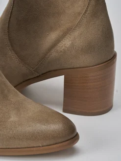 Stivaletti tacco 6cm camoscio beige