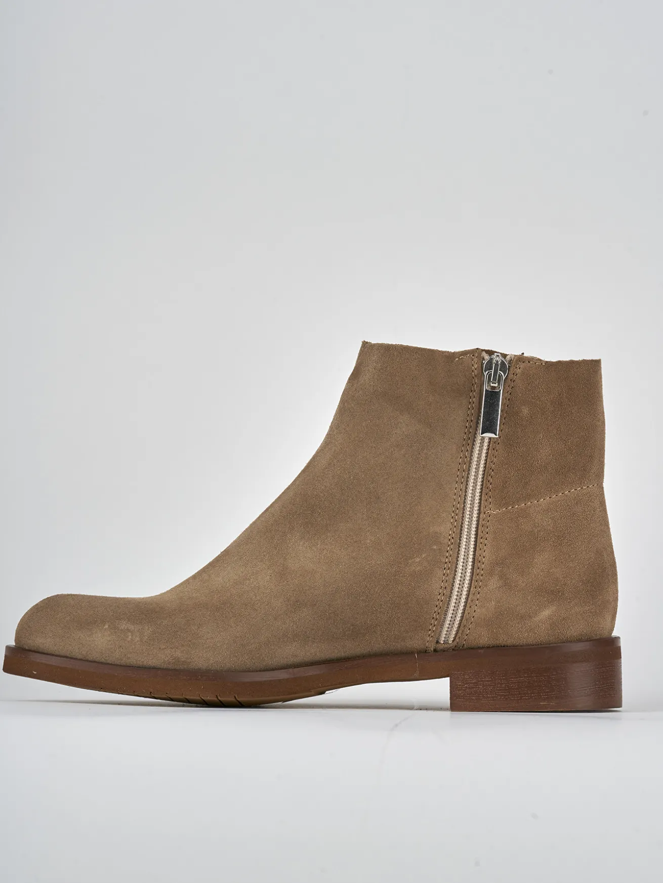 Stivaletti tacco 2cm camoscio marrone