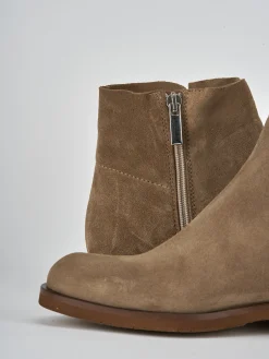 Stivaletti tacco 2cm camoscio marrone