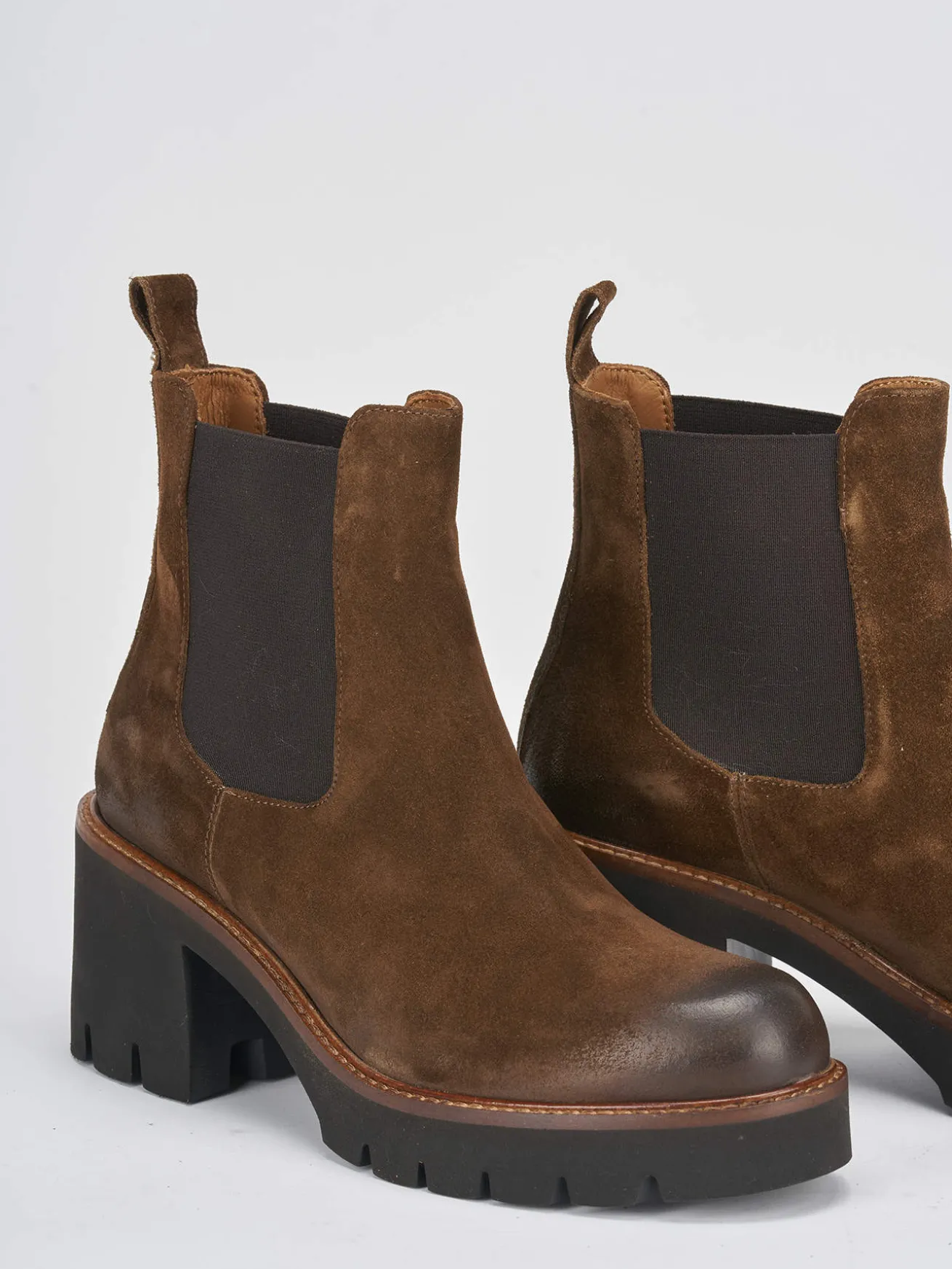 Stivaletti tacco 6cm camoscio marrone