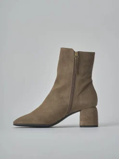 Stivaletti tacco 6cm camoscio beige