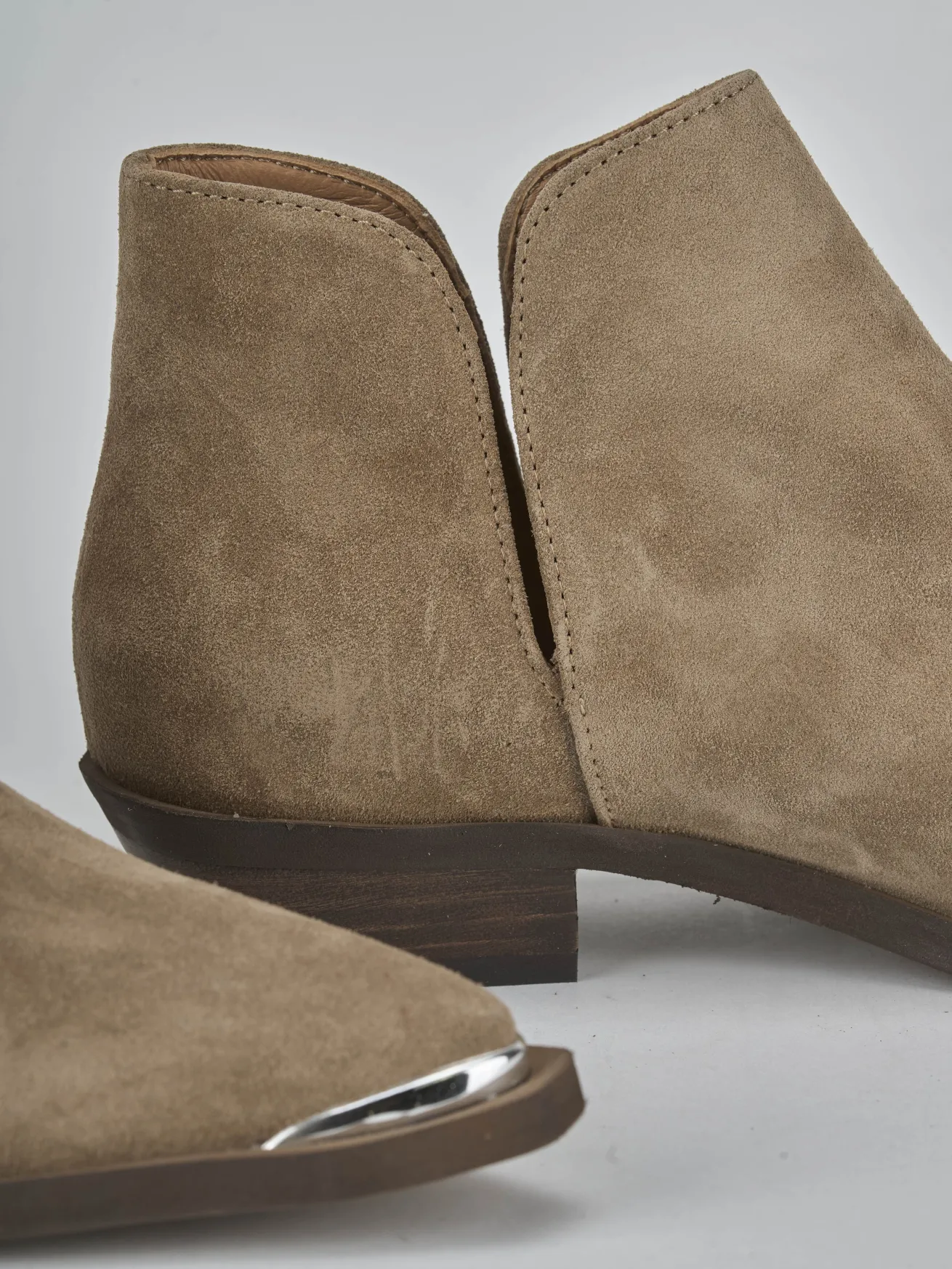 Stivaletti tacco 3cm camoscio marrone