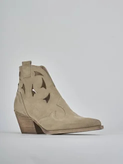 Stivaletti tacco 6cm camoscio beige