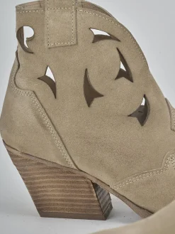 Stivaletti tacco 6cm camoscio beige