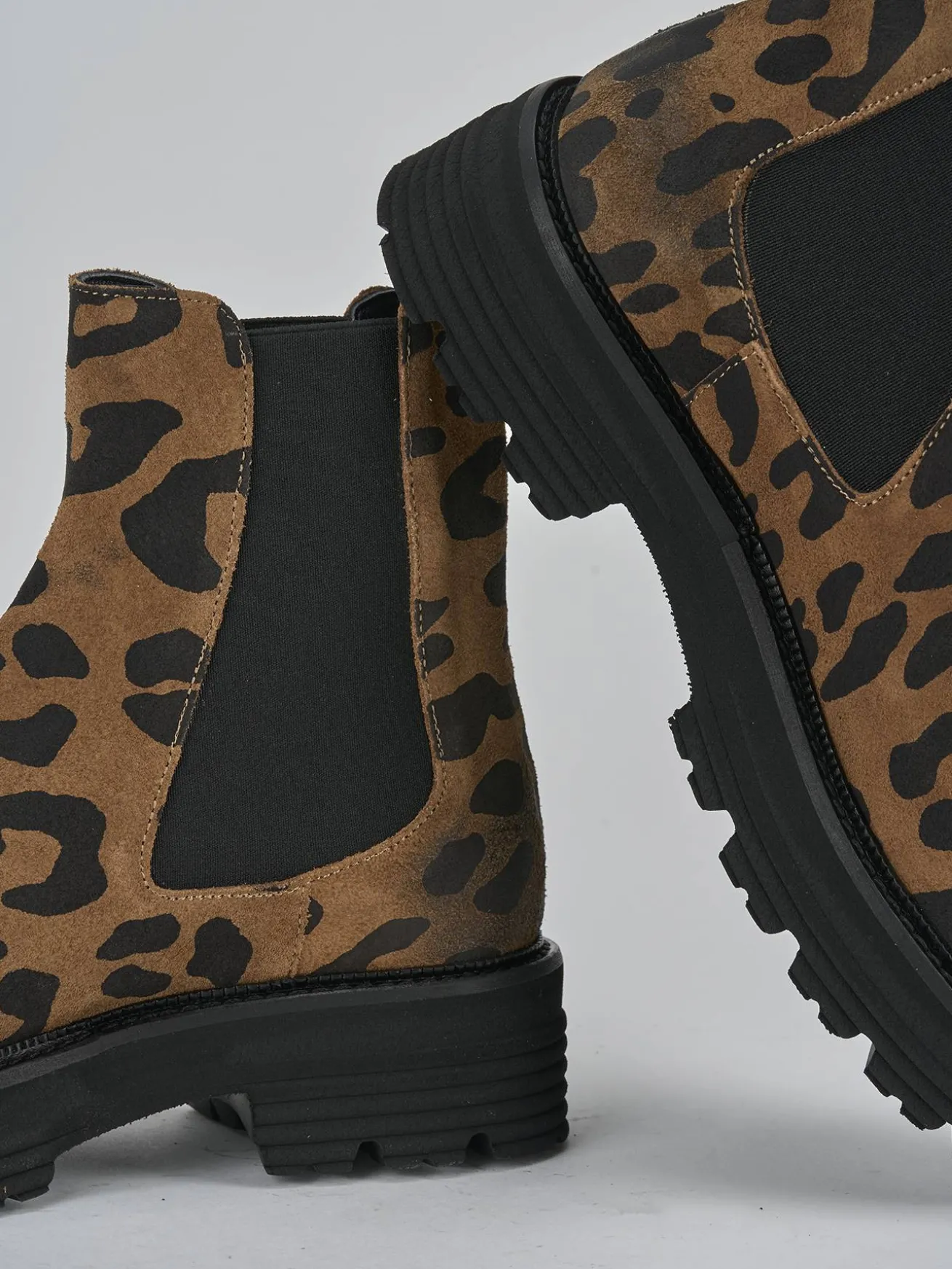 Stivaletti tacco 2cm camoscio multicolor