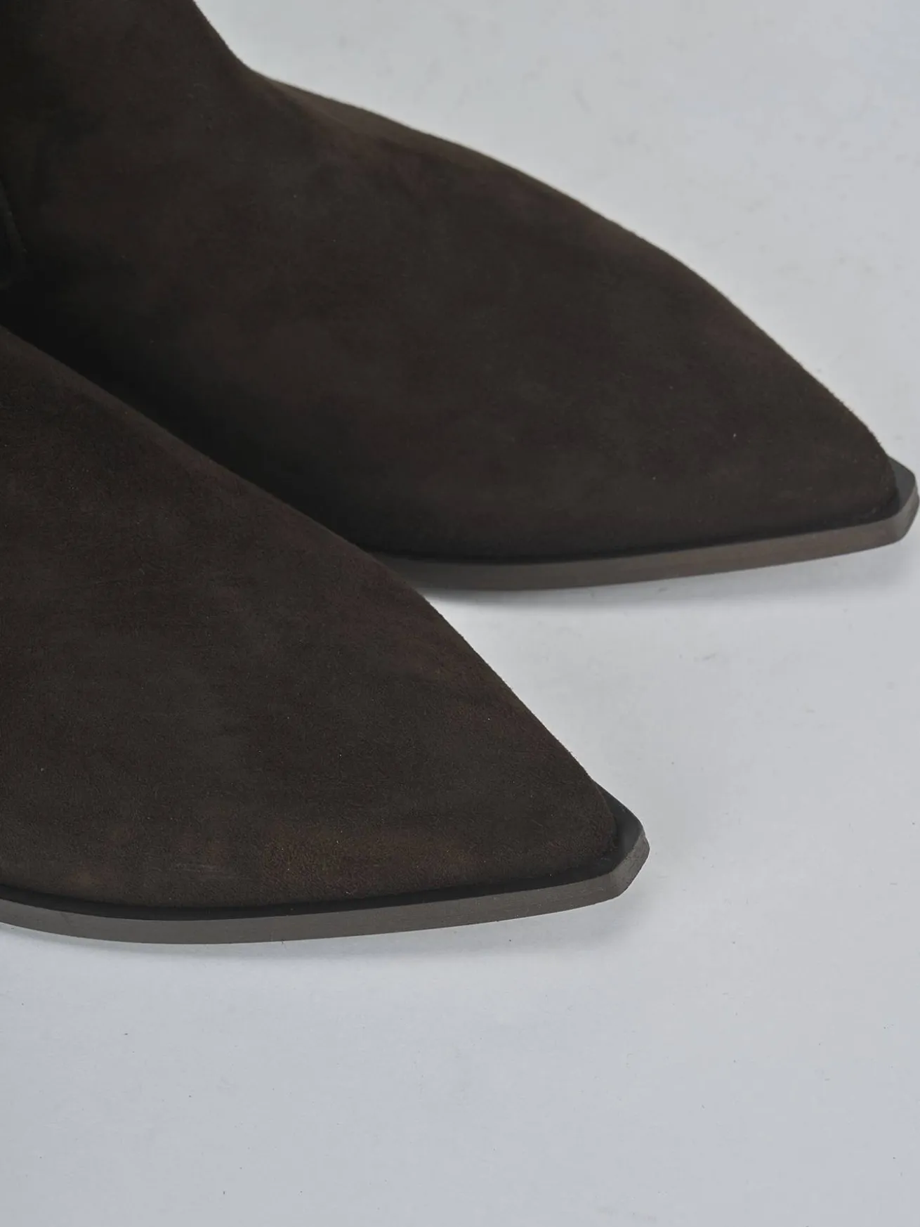 Stivaletti tacco 2cm camoscio testa