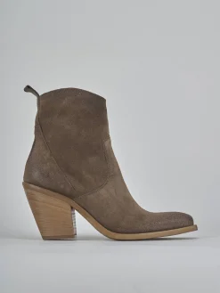 Stivaletti tacco 7cm camoscio beige