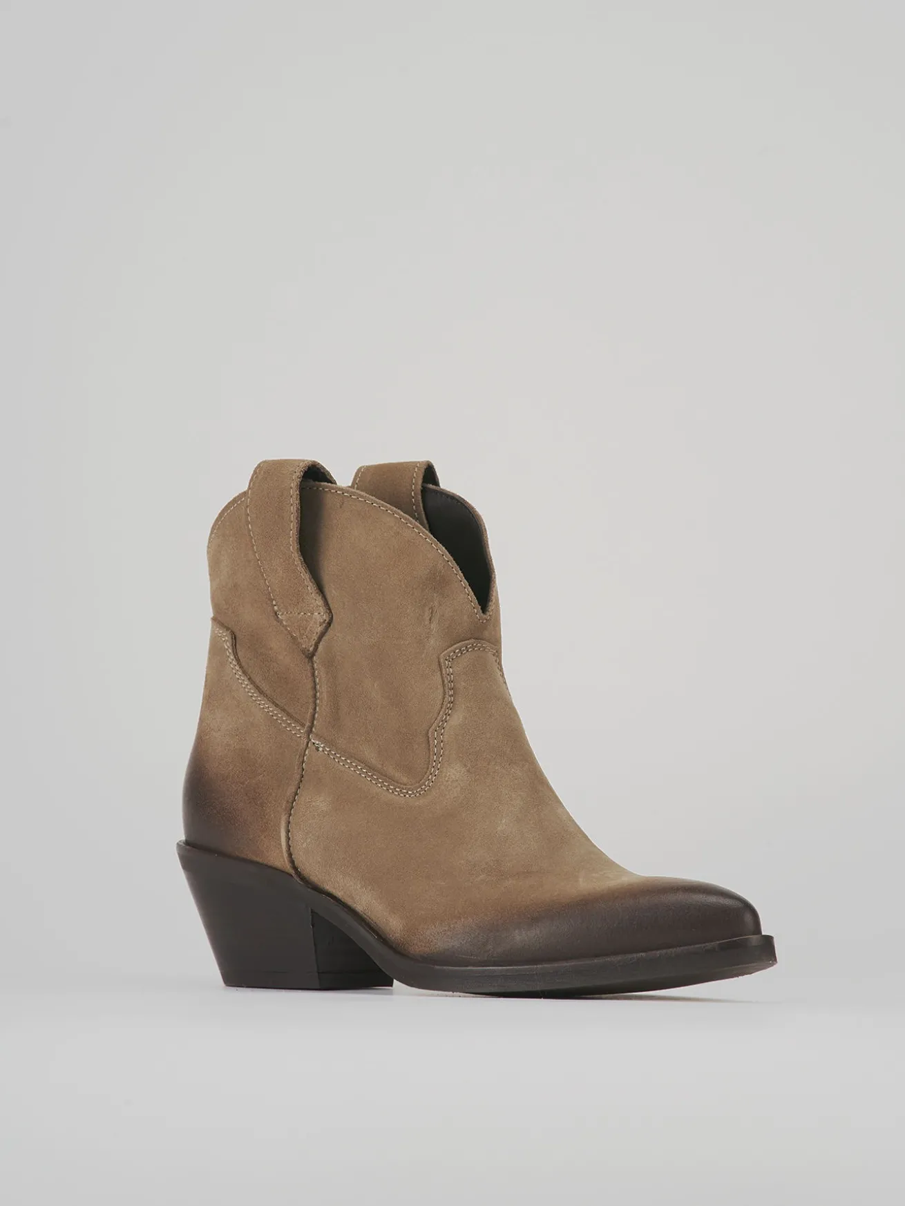 Stivaletti tacco 4cm camoscio beige