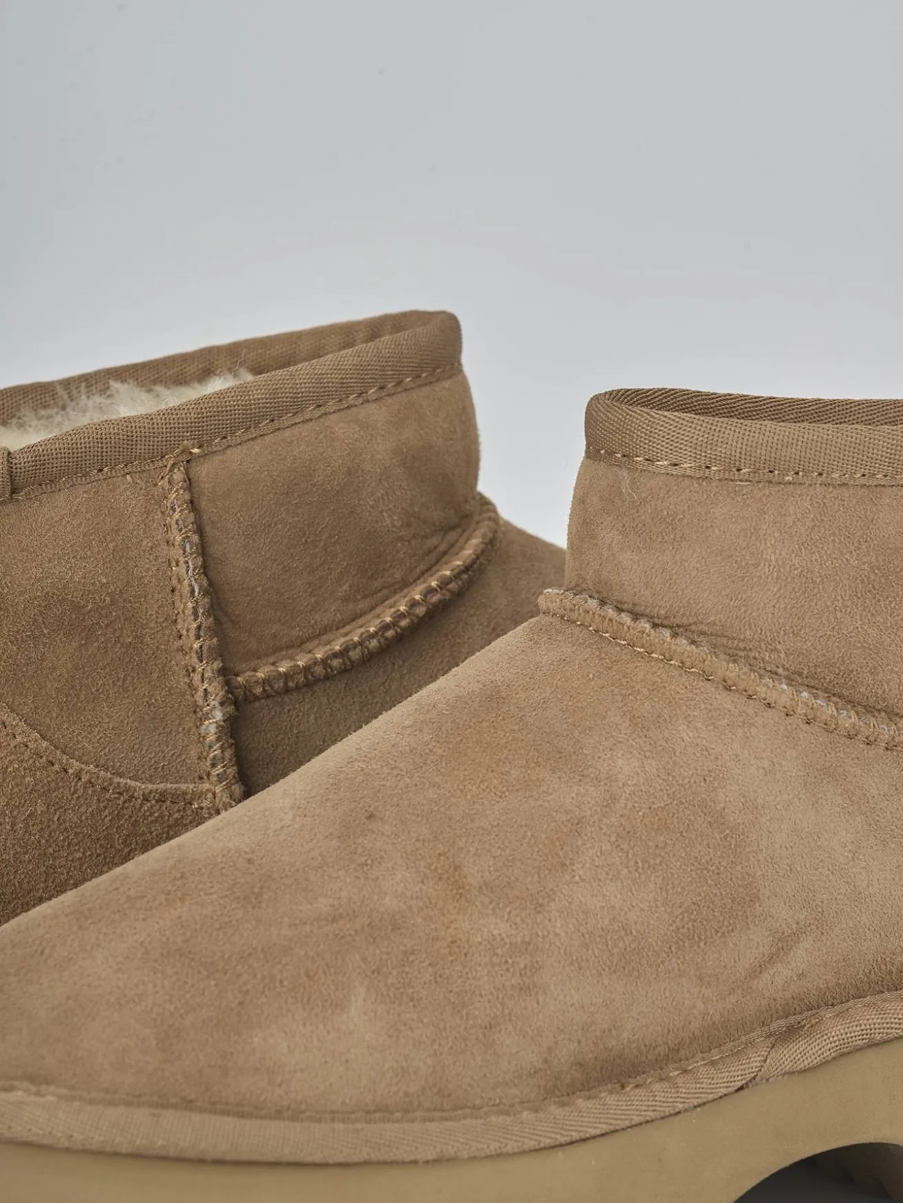 Stivaletti tacco 2cm camoscio marrone