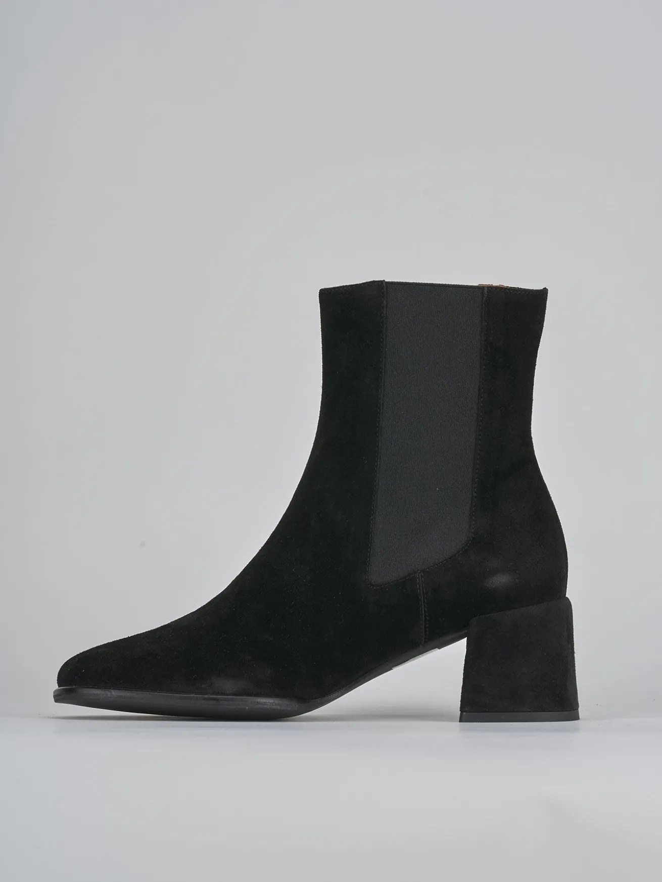 Stivaletti tacco 5cm camoscio nero