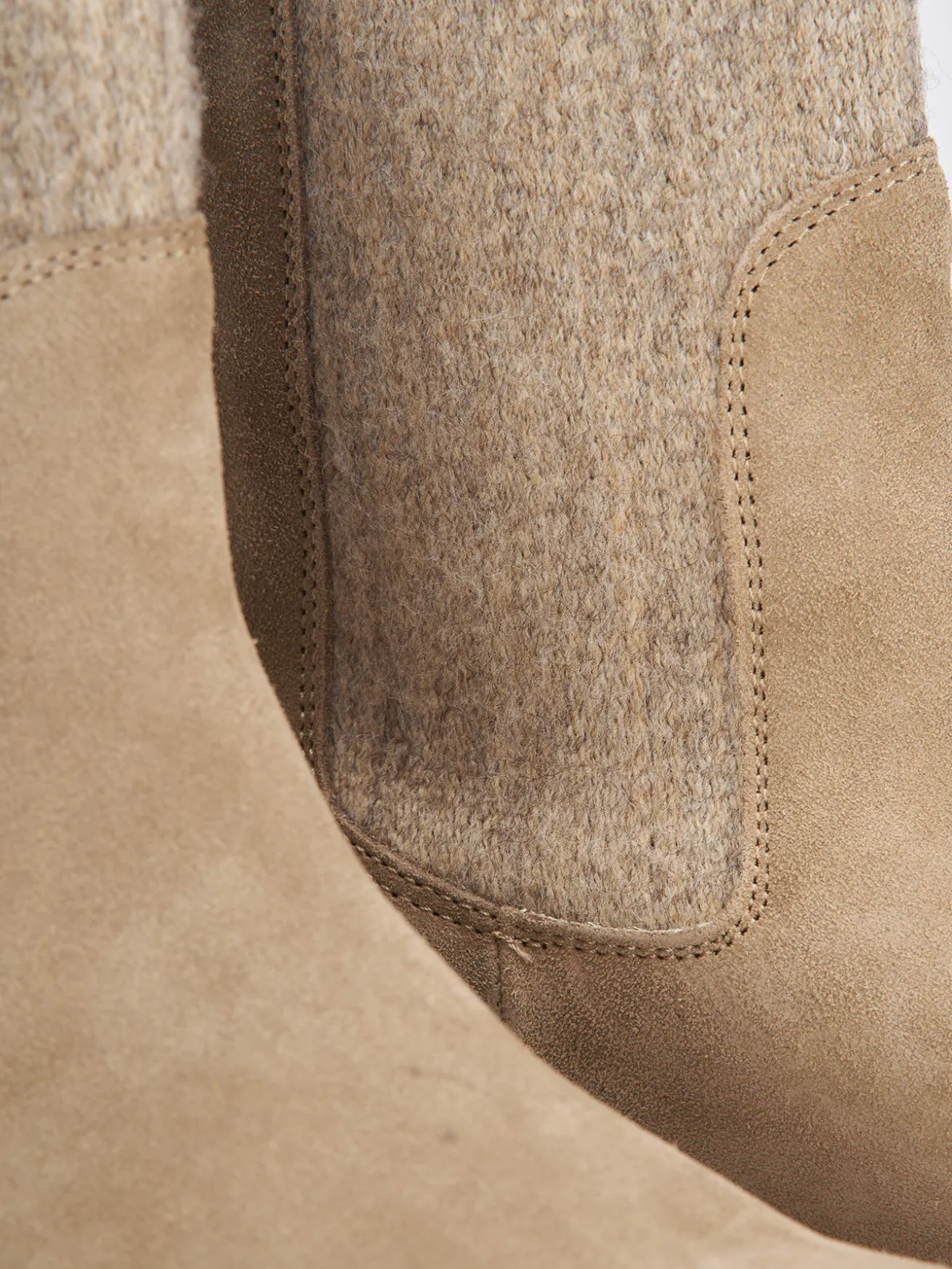 Stivaletti tacco 3cm camoscio beige