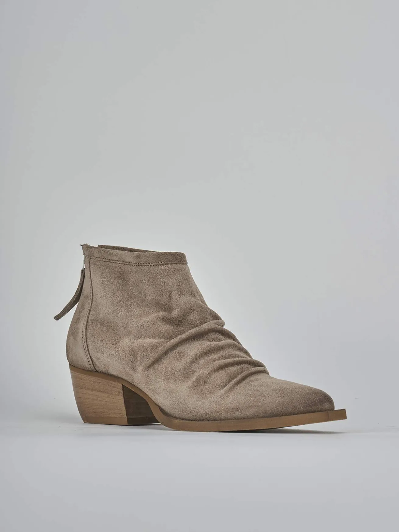 Stivaletti tacco 5cm camoscio beige