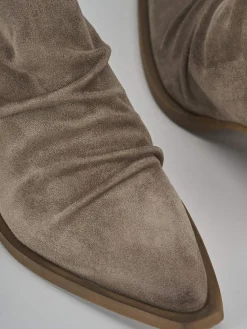 Stivaletti tacco 5cm camoscio beige