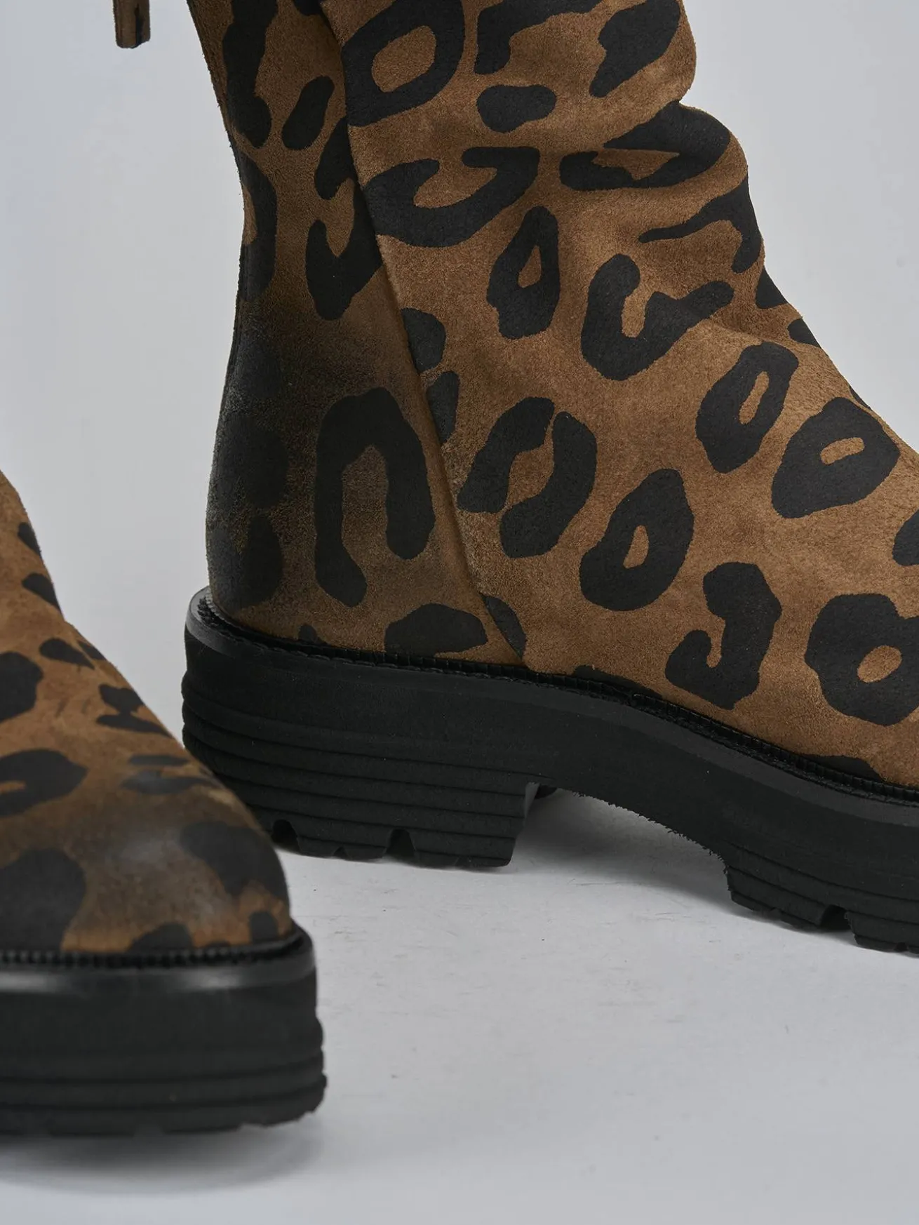 Stivaletti tacco 2cm camoscio multicolor