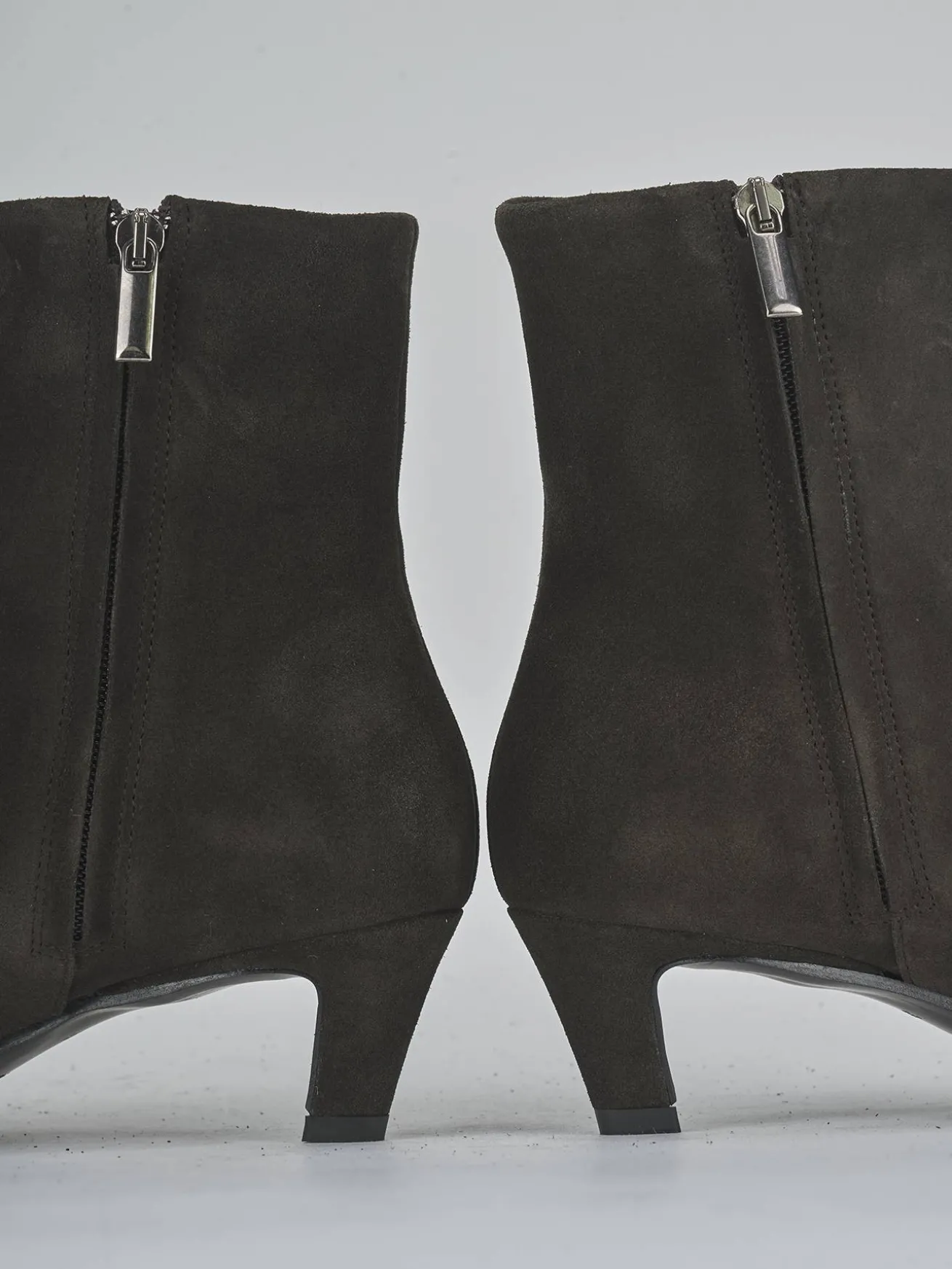 Stivaletti tacco 5cm camoscio testa