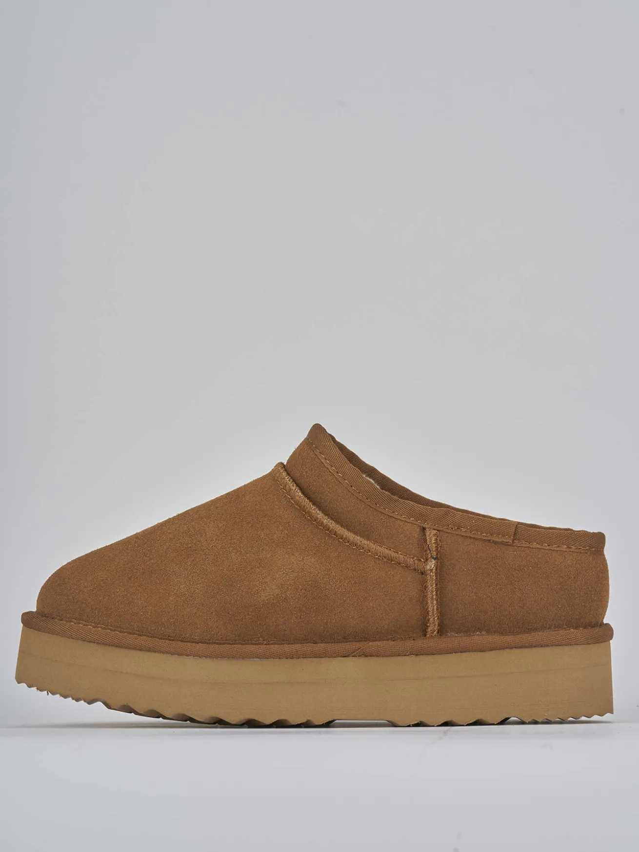 Stivaletti tacco 2cm camoscio marrone