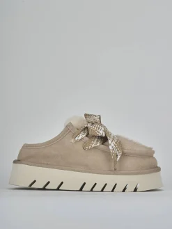 Stivaletti tacco 3cm camoscio beige