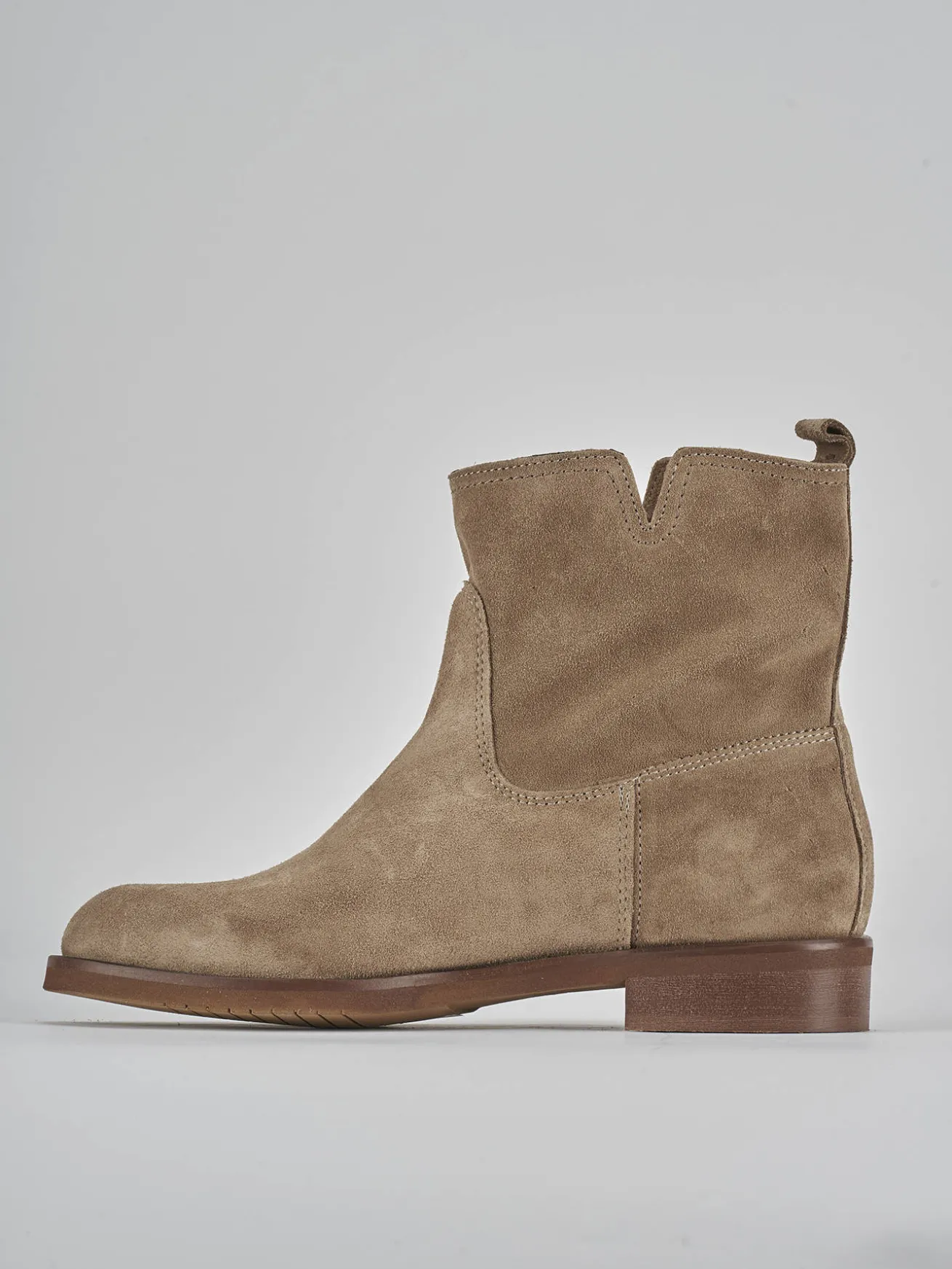 Stivaletti tacco 2cm camoscio marrone