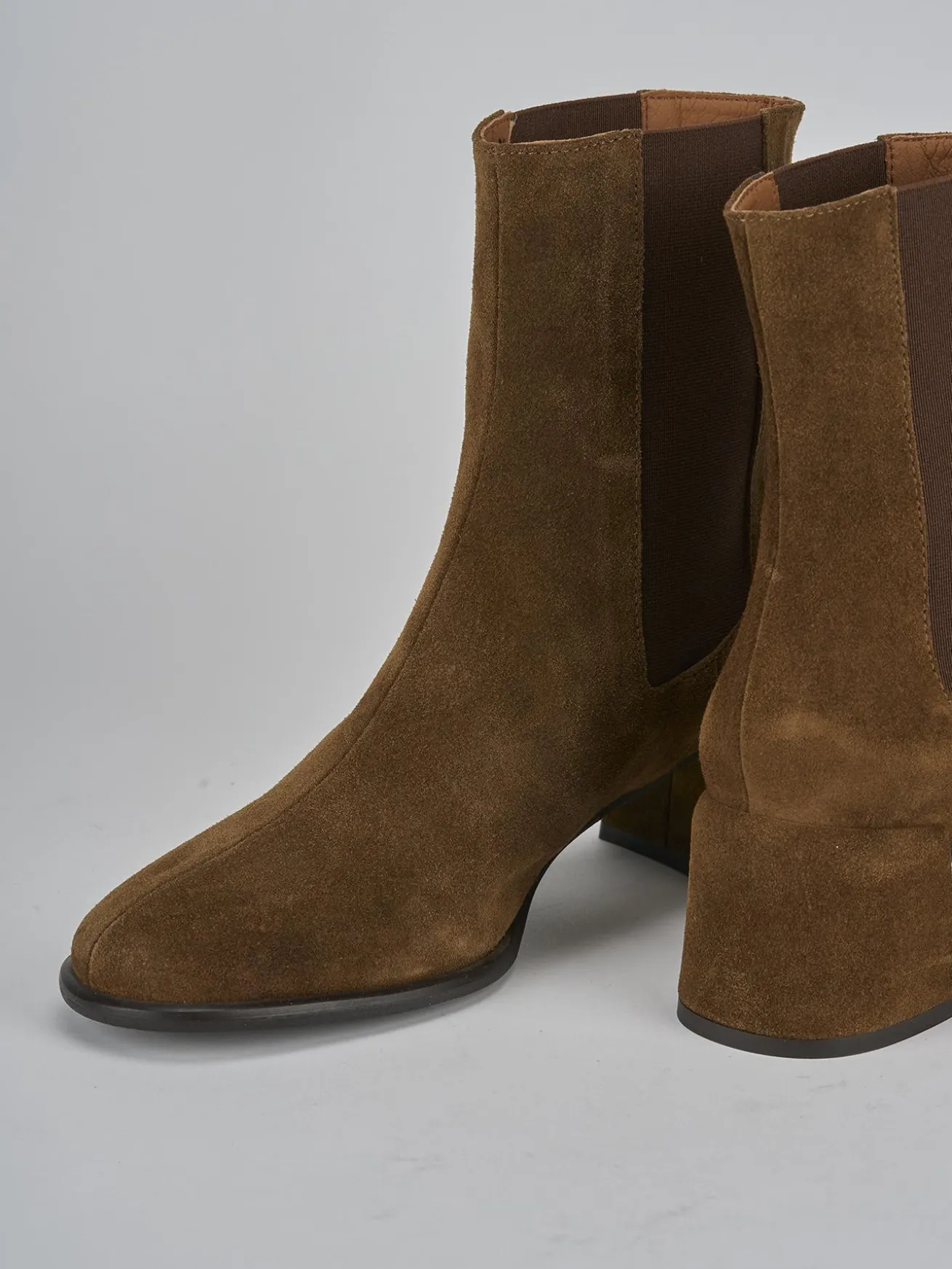 Stivaletti tacco 5cm camoscio marrone