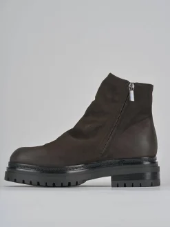 Stivaletti tacco 3cm nabuk testa