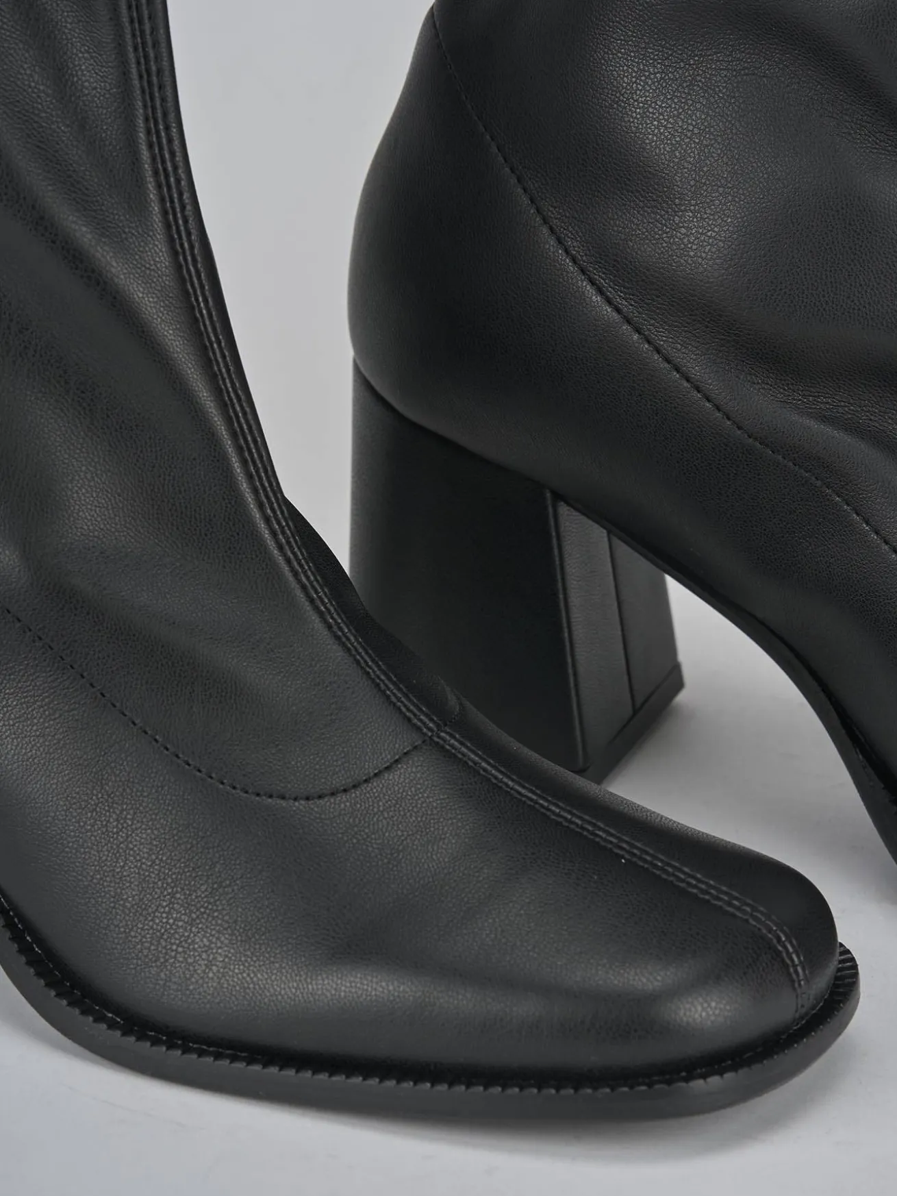 Stivaletti tacco 8cm pelle nero