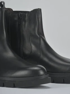 Stivaletti tacco 2cm pelle nero