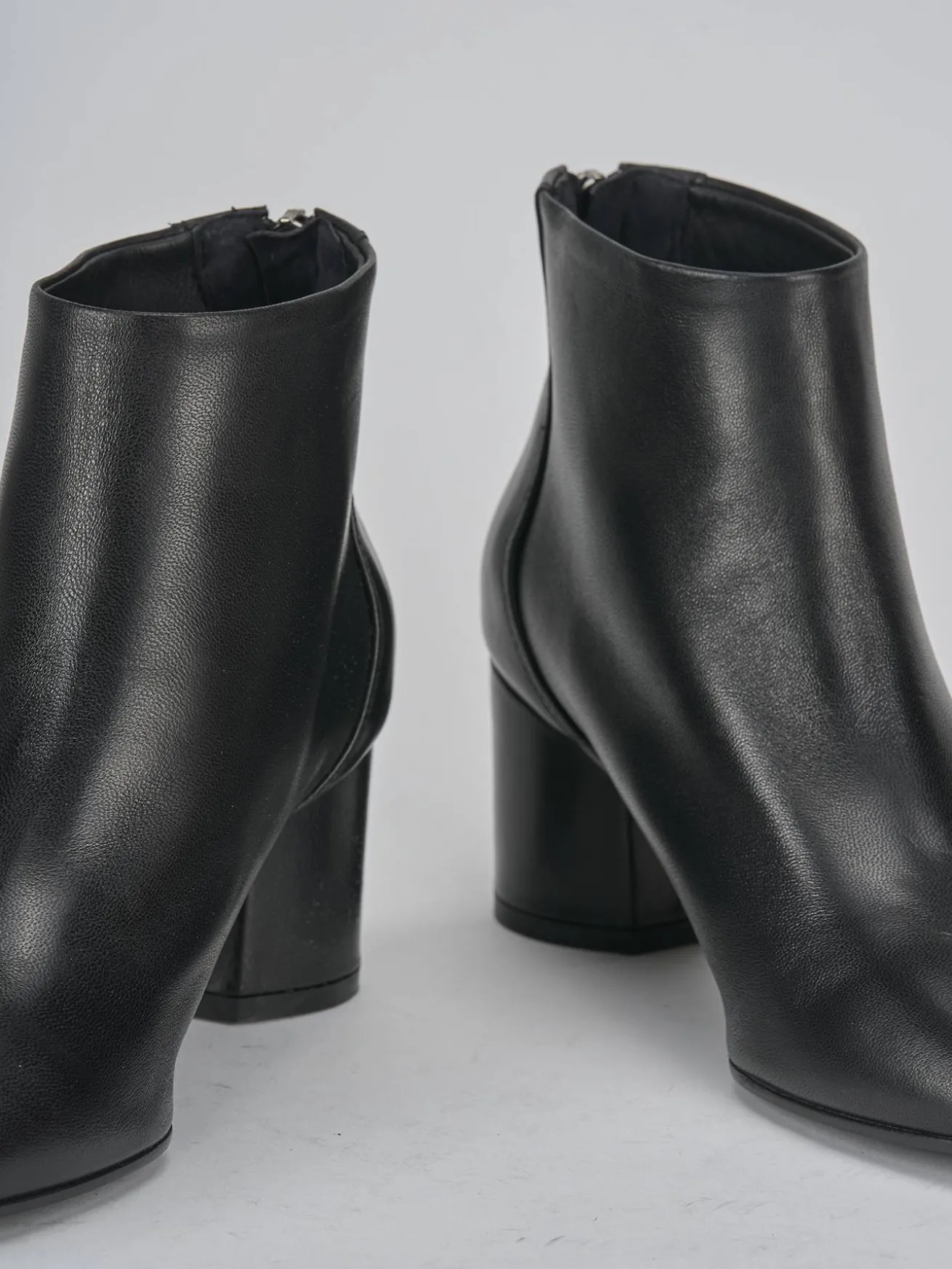 Stivaletti tacco 5cm pelle nero