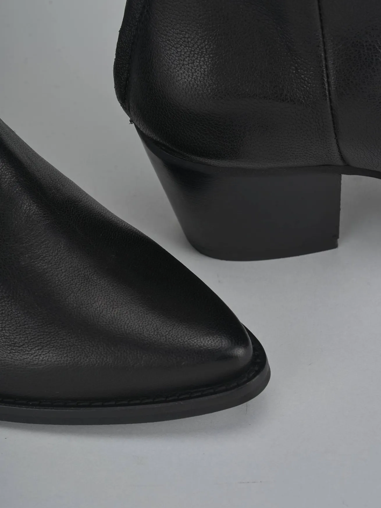 Stivaletti tacco 5cm pelle nero