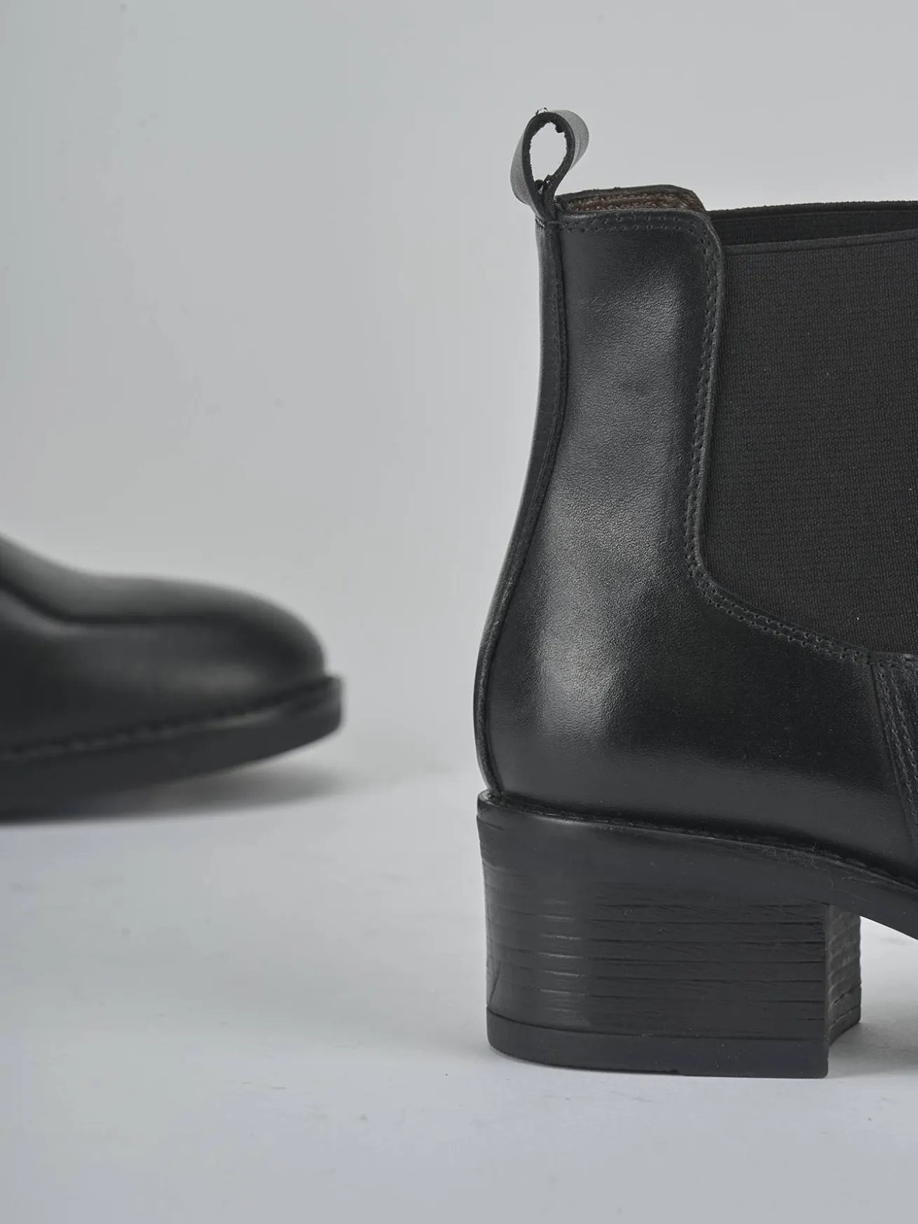 Stivaletti tacco 4cm pelle nero