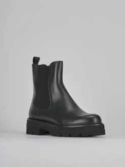 Stivaletti tacco 2cm pelle nero