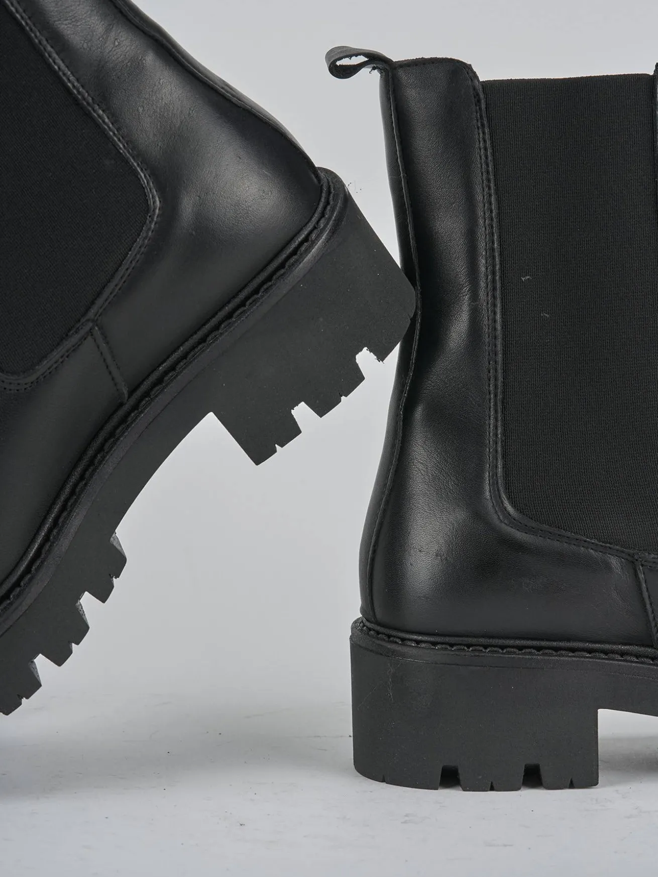 Stivaletti tacco 3cm pelle nero